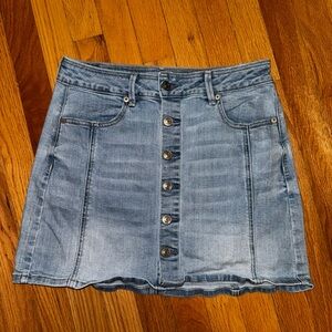 American Eagle light denim skirt size 8